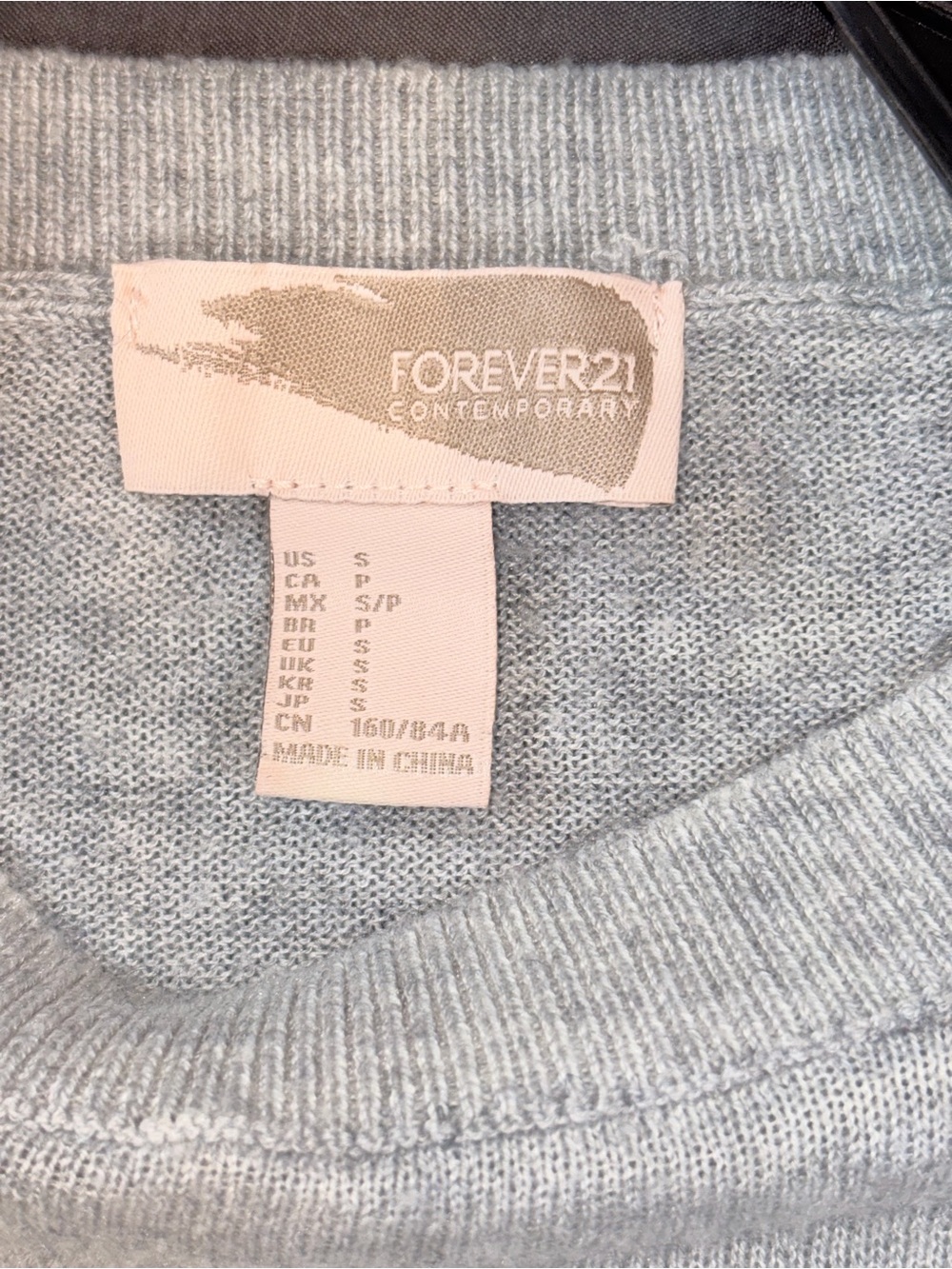 Forever 21 Contemporary Gray Crewneck Knit Sweater Women’s Size Small - Picture 3 of 5